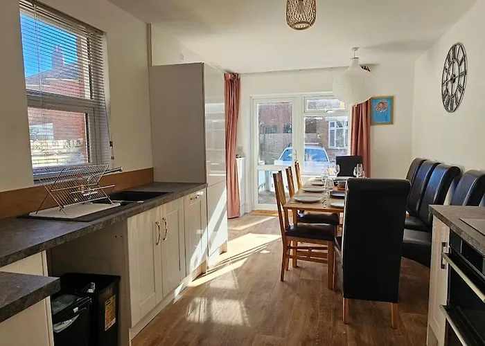 Avocet View *Sleeps 10*