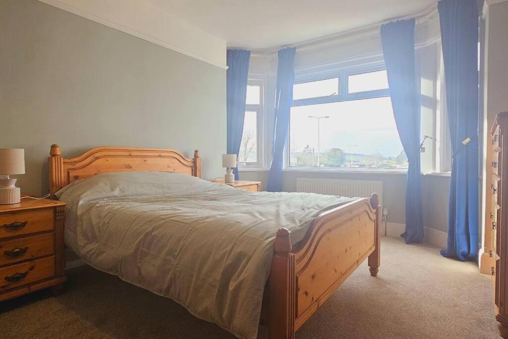 Avocet View *sleeps 10* Holiday home